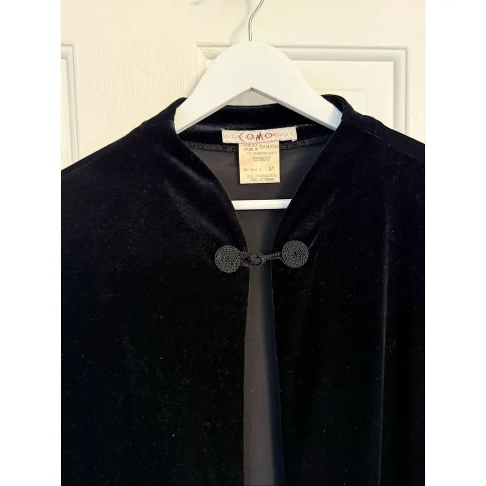 Vintage ComoโBlack Velvet Gothic Side Slit Single Closure Jacket sz XL EUC